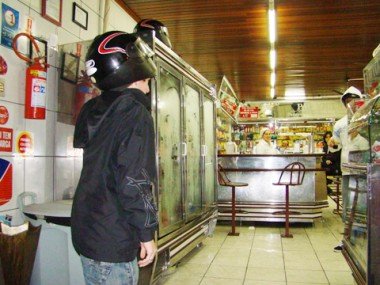 cliente-de-capacete-pode-ser-detido-1