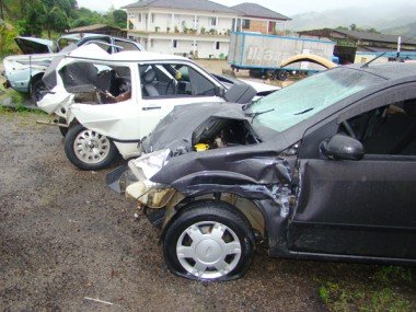 Atropelamento fatal: Jovem morre ao empurrar carro