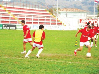 Hercílio Luz segue na expectativa: Atletas intensificam jogadas de defesa