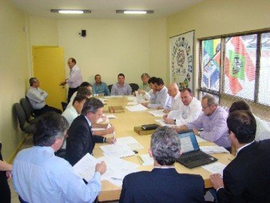 Vereadores na Amurel: Contraproposta será discutida em reunião