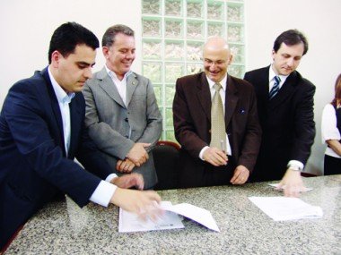 convenio-de-r-45-milhoes-e-assinado-setor-de-habitacao-tambem-e-beneficiado-1