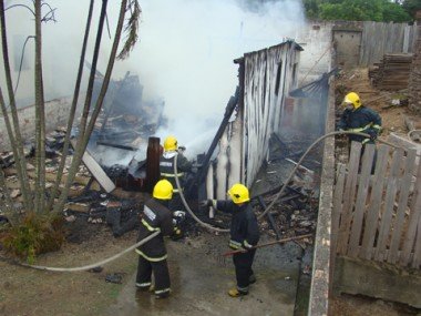 Incêndio: Residência tem perda total