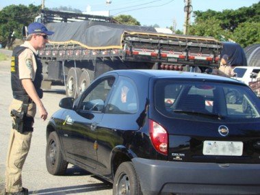 Caos na BR-101: Rodovia parada e multas aos ‘espertinhos’