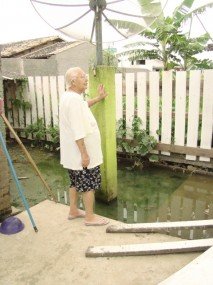 Saneamento: Esgoto alaga casas em Tubarão