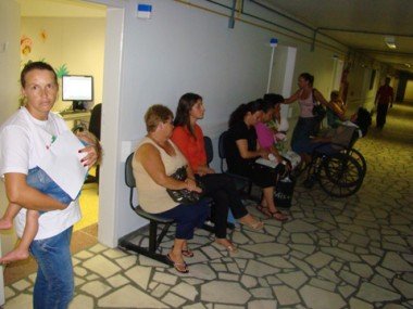 Saúde pública: Pacientes esperam dias por uma vaga