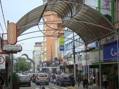 Polêmica: Comércio abrirá na terça de Carnaval