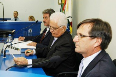 “Conspiração” “Negociata” “Traição” “Acordo” “Desmoralização” “Bandalheira” “Vergonha”