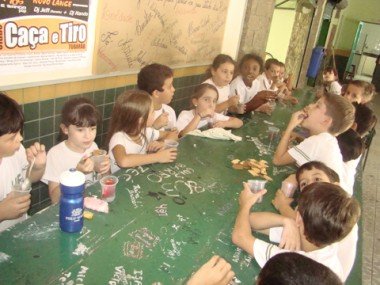 Terceirização da merenda: Mudança ainda não foi bem ‘digerida’ por merendeiras