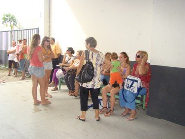 Vacina contra a Gripe A: Postos registram filas enormes