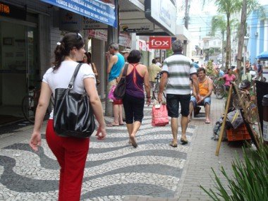 Comércio: Sindicatos não chegam a um acordo