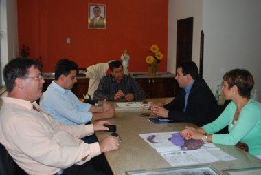 feincos-capivari-fecha-parceria-ao-evento-1 O prefeito Brunel recebeu a visita dos organizadores da Feincos e confirma apoio à feira-festa deste ano.