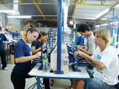 Indústria: Cresce o número de postos de trabalho