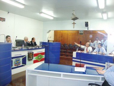 Legislativo tubaronense: Projeto das comissões é aprovado