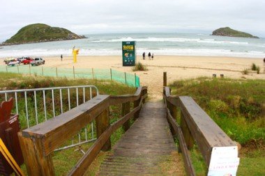 WCT em Imbituba: Surfistas e fãs na expectativa de boas ondas