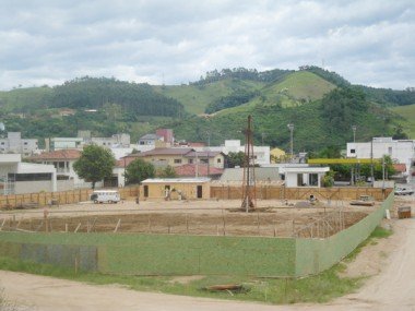 Centro de Multiplouso: Obras podem recomeçar