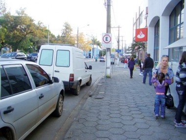 Estacionamento rotativo: Área Azul volta a funcionar no dia 9