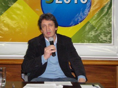eleicoes-2010-salgado-quer-acabar-com-a-burguesia-1 Gilmar Salgado é contra a pensão direcionada a ex-governadores.