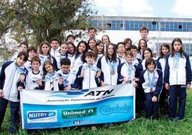 natacao-tubaronenses-trazem-24-medalhas-para-casa-1