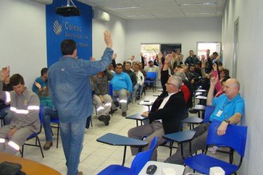 Celesc: Servidores desistem da greve