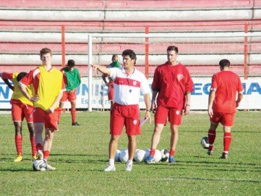 Divisão Especial: Portugal continua no comando