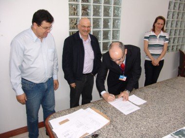 Enchentes: FGTS é liberado para 12 mil pessoas