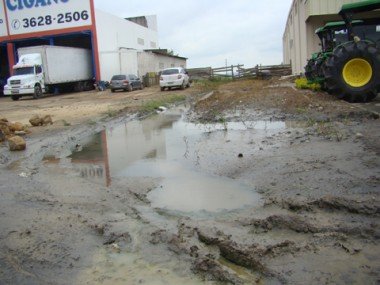 Saneamento: Cheiro de esgoto tem atrapalhado os negócios