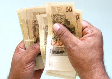 Assalto à mão armada: Ladrões roubam R$ 30 mil do 13º de empregados