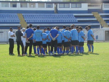 Divisão Especial: Peixe estreia fora com força total