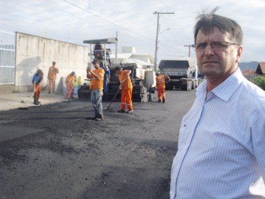 Infraestrutura viária: Mais uma rua é asfaltada