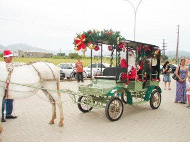 centro-comercial-tubarao-noel-chega-em-grande-estilo-1