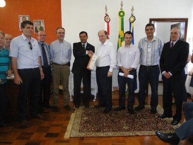 educacao-curso-formara-pedreiros-e-carpinteiros-1