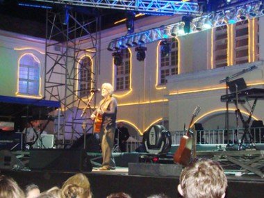 Show de Natal: Oswaldo Montenegro encanta Tubarão