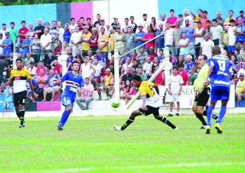 imbituba-apresentara-dois-novos-patrocinadores-1 Domingo, quando a Águia recebeu o Tigre, a torcida compareceu em peso no Estádio Emílio Mendes Rodrigues, mas o placar ficou em 0 a 0