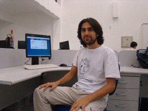 seja-responsavel-com-o-seu-dim-dim-1 O analista de sistemas Israel controla seus gastos há um ano com ajuda de um programa de computador gratuito desenvolvido por ele, acessado pela internet (http://www.jahsoft.com.br/)