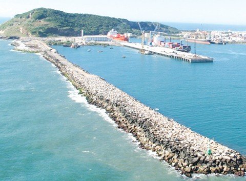 prazo-da-licitacao-e-alterado-1 Com o arrendamento do terminal de fertilizantes e ração animal, serão cinco terminais de uso público, sob gestão privada, na área do Porto de Imbituba.