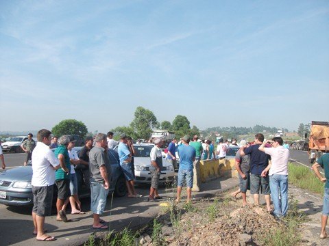 produtores-buscam-alternativas-1 No último dia 26, rizicultores da região protestaram, nas margens da BR-101, em Jaguaruna, contra as atuais condições da categoria.