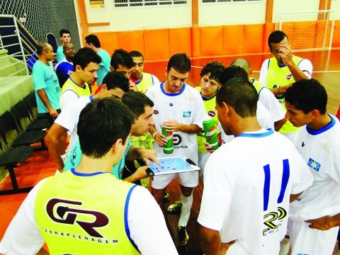 capivari-disputara-campeonato-amador-em-imbituba-1 O técnico Juninho está satisfeito com a equipe que tem à disposição