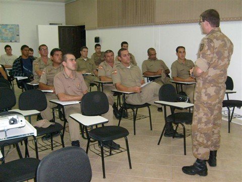 diminuir-o-numero-de-assaltos-e-a-meta-1 Policiais receberam treinamento esta semana para atuarem no projeto.
