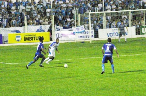 leao-da-ilha-derruba-a-aguia-1 Imbituba não se encontrou em campo e foi presa fácil para o Avaí.