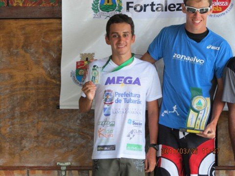 tubaronense-e-vice-campeao-brasileiro-de-longa-distancia-1 Felipe (E) agora espera por apoios para viabilizar competições