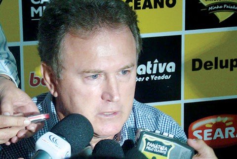 Edson Gaúcho reassume o Tigre