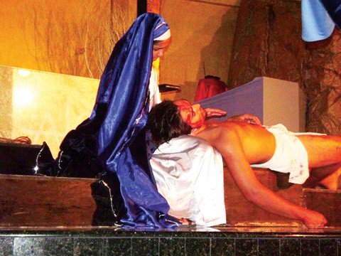 espetaculo-encena-a-morte-e-ressurreicao-1 No ano passado, a peça sobre a ressurreição foi encenada em outras cidades.