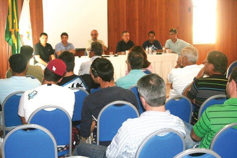 imbituba-prepara-se-para-competicao-6-estrelas-1 O evento de surfe será uma parceria entre a Editora Abril, organizadora do Supersurf, e a Fecasurf.