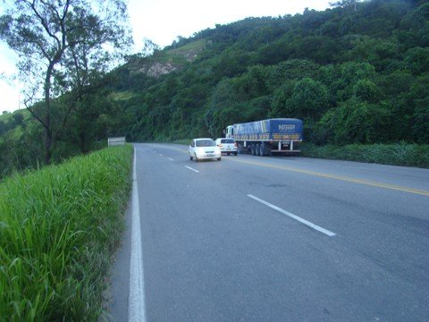 licitacao-recomecara-do-zero-1 O túnel no Morro do Formigão terá 900 metros. É o menor dos três previstos na duplicação da BR-101 sul. O projeto compreende, ainda, a execução de duas faixas de rolamento, acostamento e passarelas para pedestres. A licitação é orçada em R$ 57.308.398,33