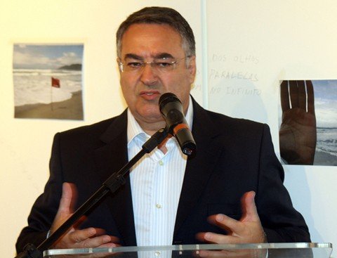 lista-de-reivindicacoes-sera-entregue-ao-governador-1 O governador Raimundo Colombo chega a Tubarão na quinta-feira.