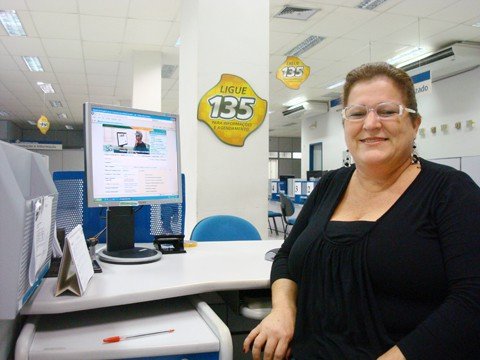 a-previdencia-social-mais-perto-de-voce-1 Maria Aparecida mostra como é fácil e muito mais rápido acessar vários serviços da Previdência Social pela internet.