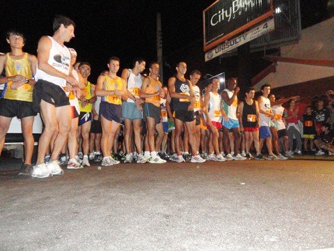 Atleta de Bombinhas vence corrida noturna