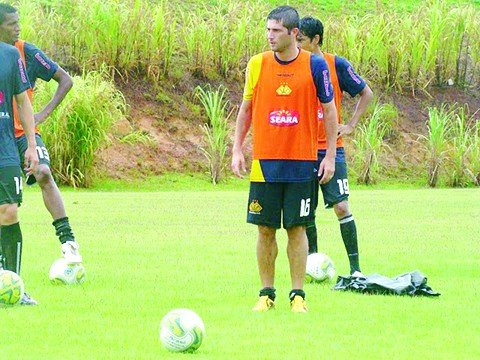 chegadas-e-saida-no-elenco-do-tigre-1 Fabiano ficou apenas quatro meses no Tigre.