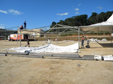feira-do-agronegocio-comeca-amanha-1 Os últimos detalhes da estrutura foram feitos ontem