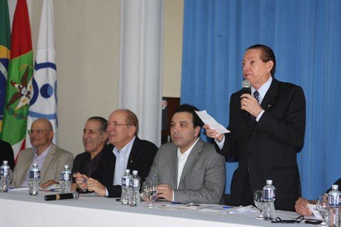 forum-parlamentar-na-unisul-absoluta-perda-de-tempo-1